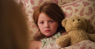 奎恩·麦克科甘的写真-Unburden (2012)