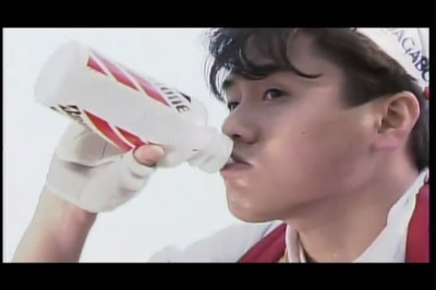 草尾毅的写真-草尾毅和横山智佐主演...