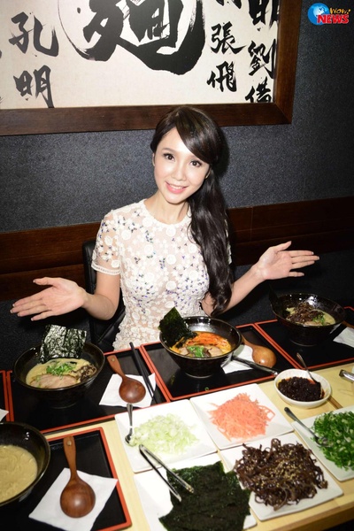 海伦清桃的写真