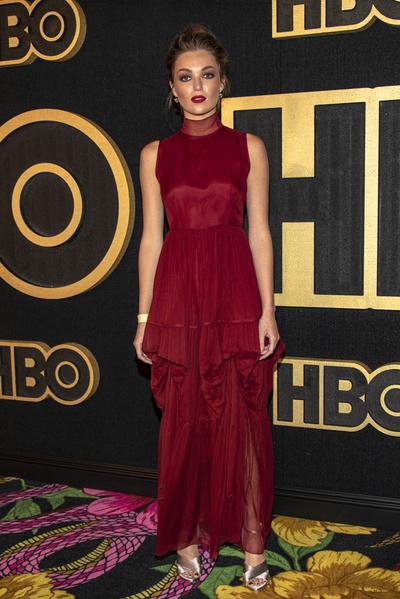 莉莉·西蒙斯的写真