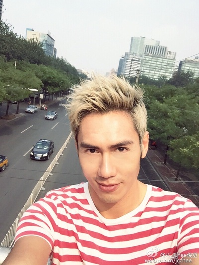 朱俊丞的写真