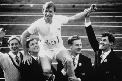 尼古拉斯·法瑞尔的写真