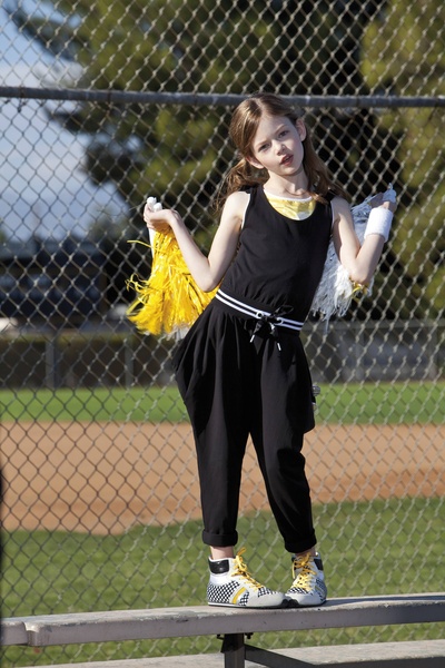 麦肯吉·弗依的写真