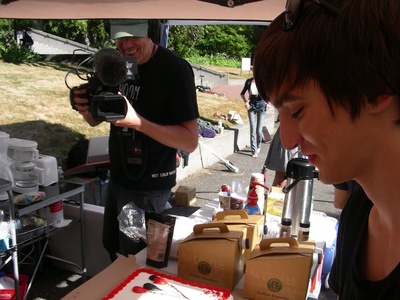 理查德·哈蒙的写真-图片很大 皮肤很好