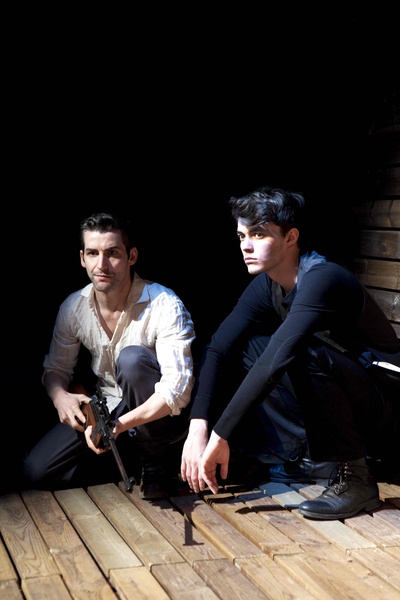 杰克·巴农的写真-舞台剧 FOXFINDER