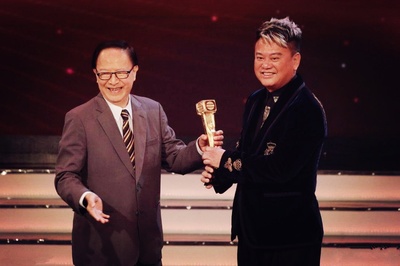 钟景辉的写真-陳百祥