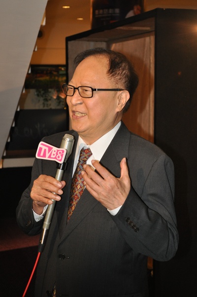 钟景辉的写真-香港戏剧协会会长钟景...