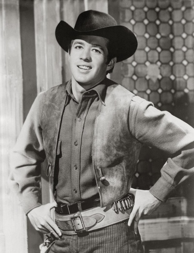 克鲁·古拉格的写真