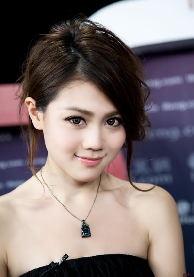 周秀娜的写真-总说她黑 这张够白了...