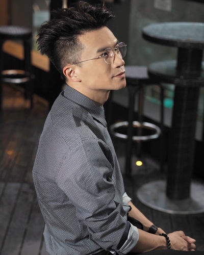 梁钊峰的写真-instagram