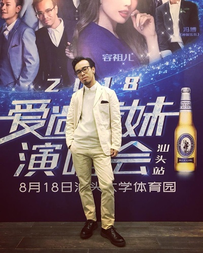 何建曦的写真-instagram