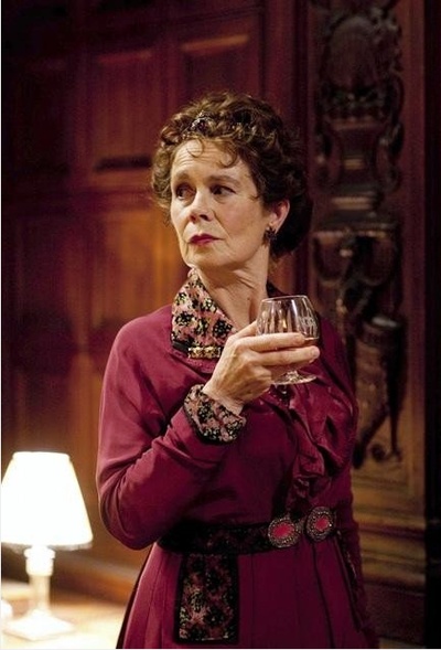 西莉亚·伊姆里的写真