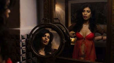 蒂娜·德赛的写真-Sense8: A Christmas ...