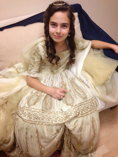 古内丝·森索伊的写真