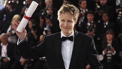 拉斯洛·奈迈施的写真