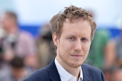 拉斯洛·奈迈施的写真