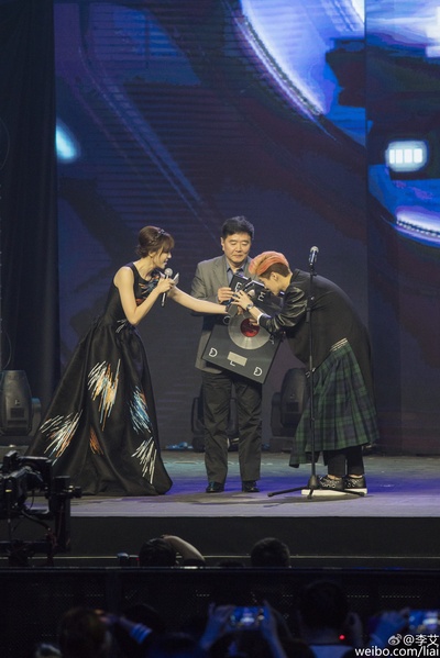 鹿晗的写真-[160410]音悦台音乐V...