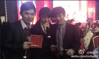 赵路的写真-　（右一）smg百视...