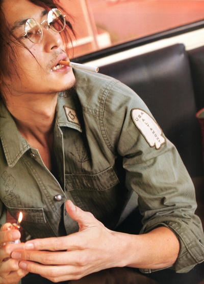 洼冢洋介的写真-MENS FUDGE