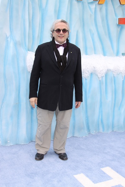 乔治·米勒的写真