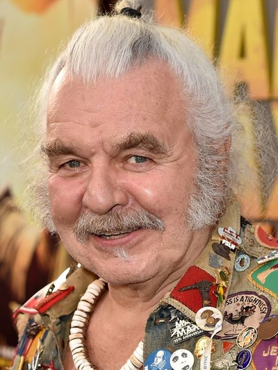 休·基斯-拜恩的写真