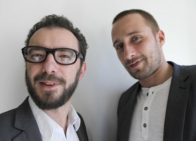 迈克·洛斯卡的写真-（左）与马提亚斯·修...