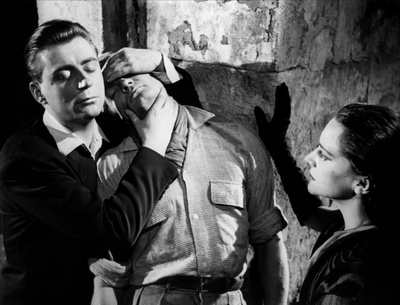 玛丽亚·卡萨雷斯的写真