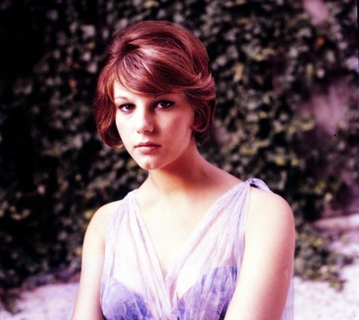 斯特法尼娅·桑德雷利的写真-唯美高清写真