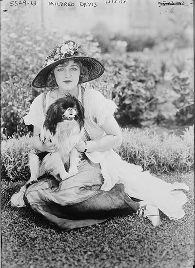 米尔德丽德·戴维斯的写真