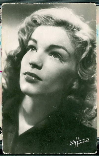 西蒙·西涅莱的写真