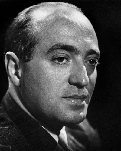 马克斯·奥菲尔斯的写真-FRANCE. Paris. 1938...