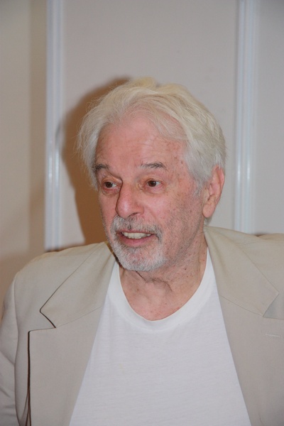 亚历桑德罗·佐杜洛夫斯基的写真