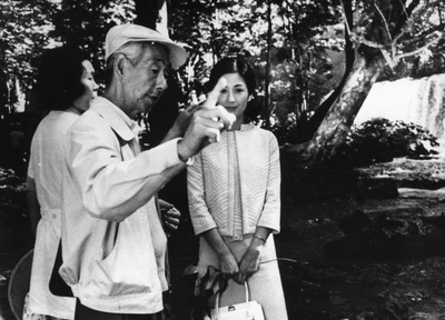 成濑巳喜男的写真-Mikio Naruse and Yok...