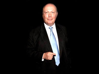 朱利安·费罗斯的写真