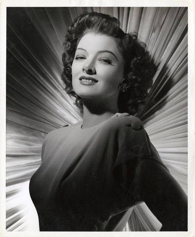 玛娜·洛伊的写真