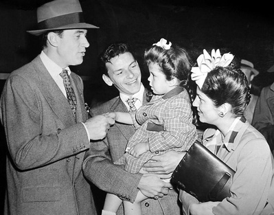 沃尔特·皮金的写真-Frank Sinatra and Na...