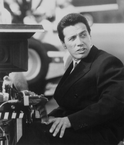 爱德华·詹姆斯·奥莫斯的写真