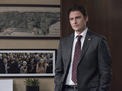 托比·莱昂纳德·摩尔的写真-Billions