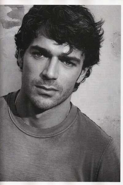 卢卡·阿金泰罗的写真