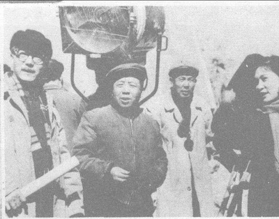 成荫的写真-成荫(左二)与凌子风(左...