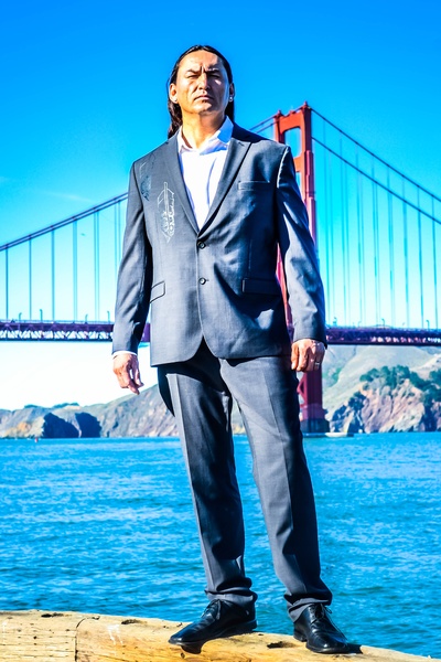 尤金·布雷弗·洛克的写真-Eugene Brave Rock