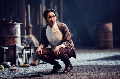 玛德琳·曼托克的写真