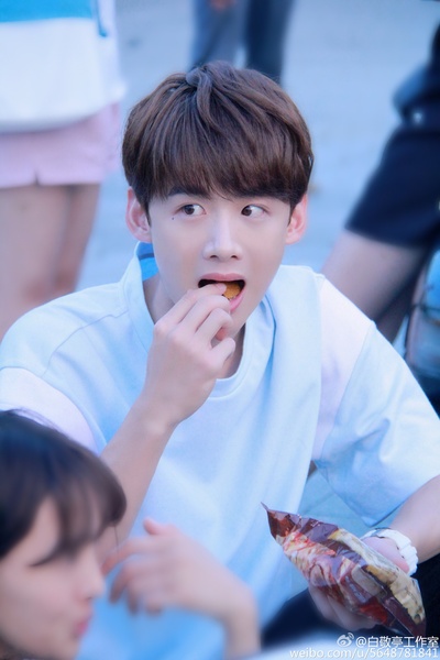 白敬亭的写真-啊啊啊啊啊啊啊好好次...