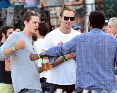 比尔·斯卡斯加德的写真