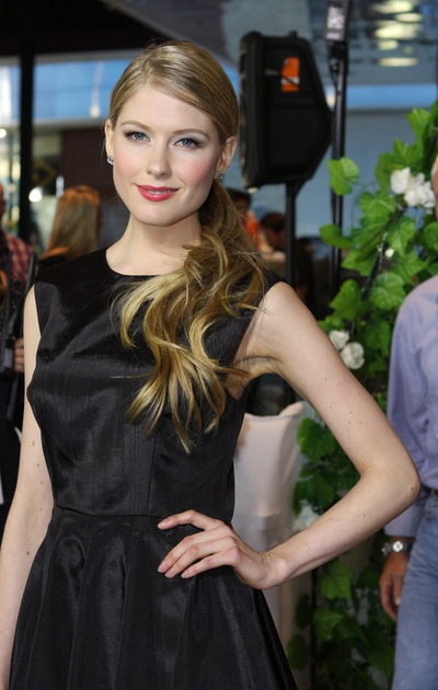 劳拉·布伦特的写真