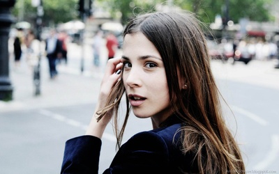 艾琳·特策尔的写真