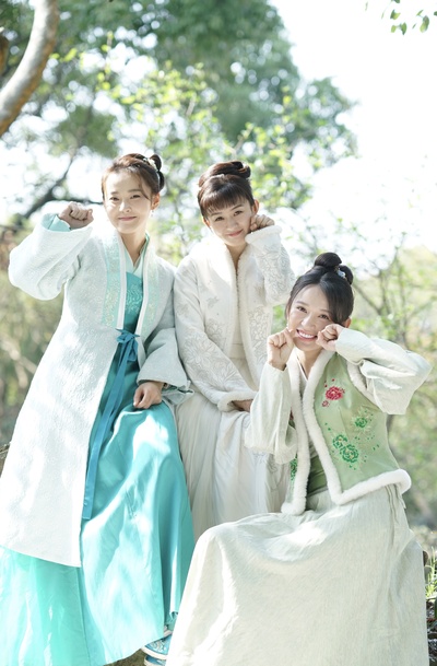 施诗的写真-施诗《知否知否应是绿...