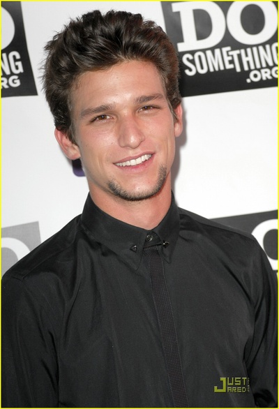 达伦·卡加索夫的写真