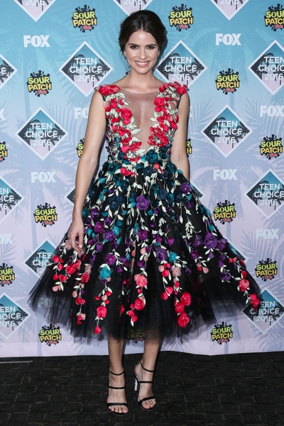 雪莱·亨尼格的写真