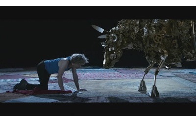 西蒙·法纳比的写真-i take a bull...